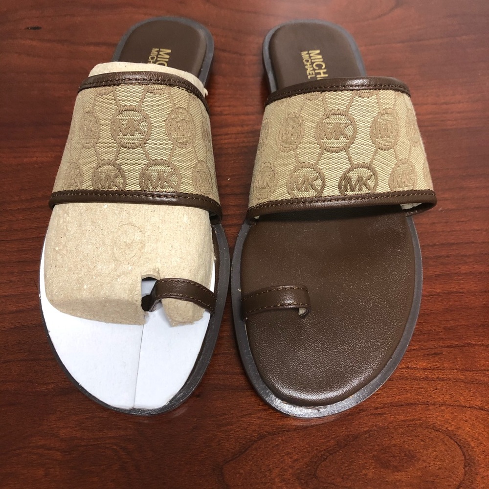 New with tag Womens Michael Kors Sandals